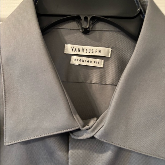 Van Heusen Men's Gray Dress Shirt Size M neck 16 1/2 - Picture 2 of 5